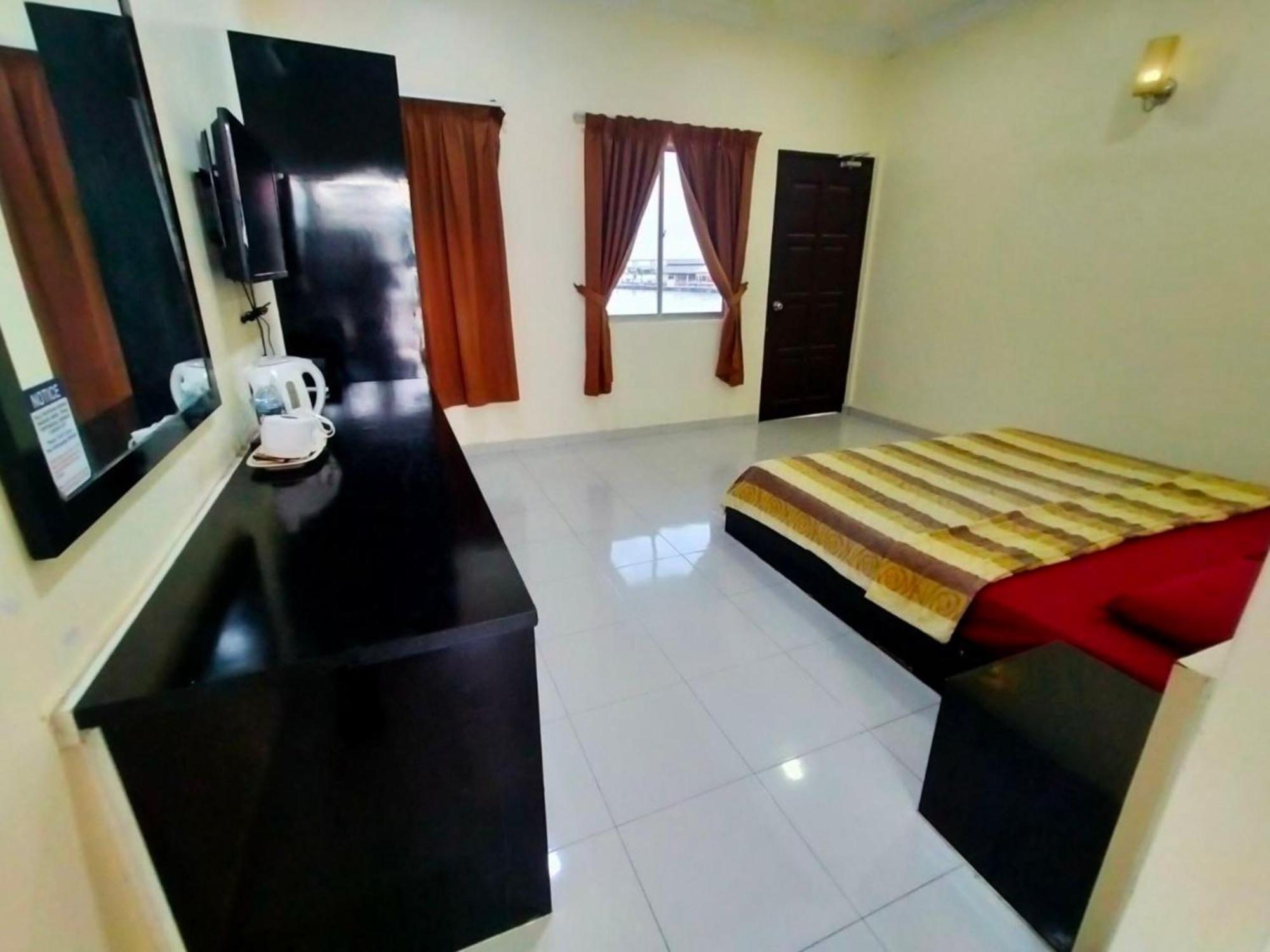 Capital O 91118 Chalet Seri Idaman Bayan Lepas Exterior foto