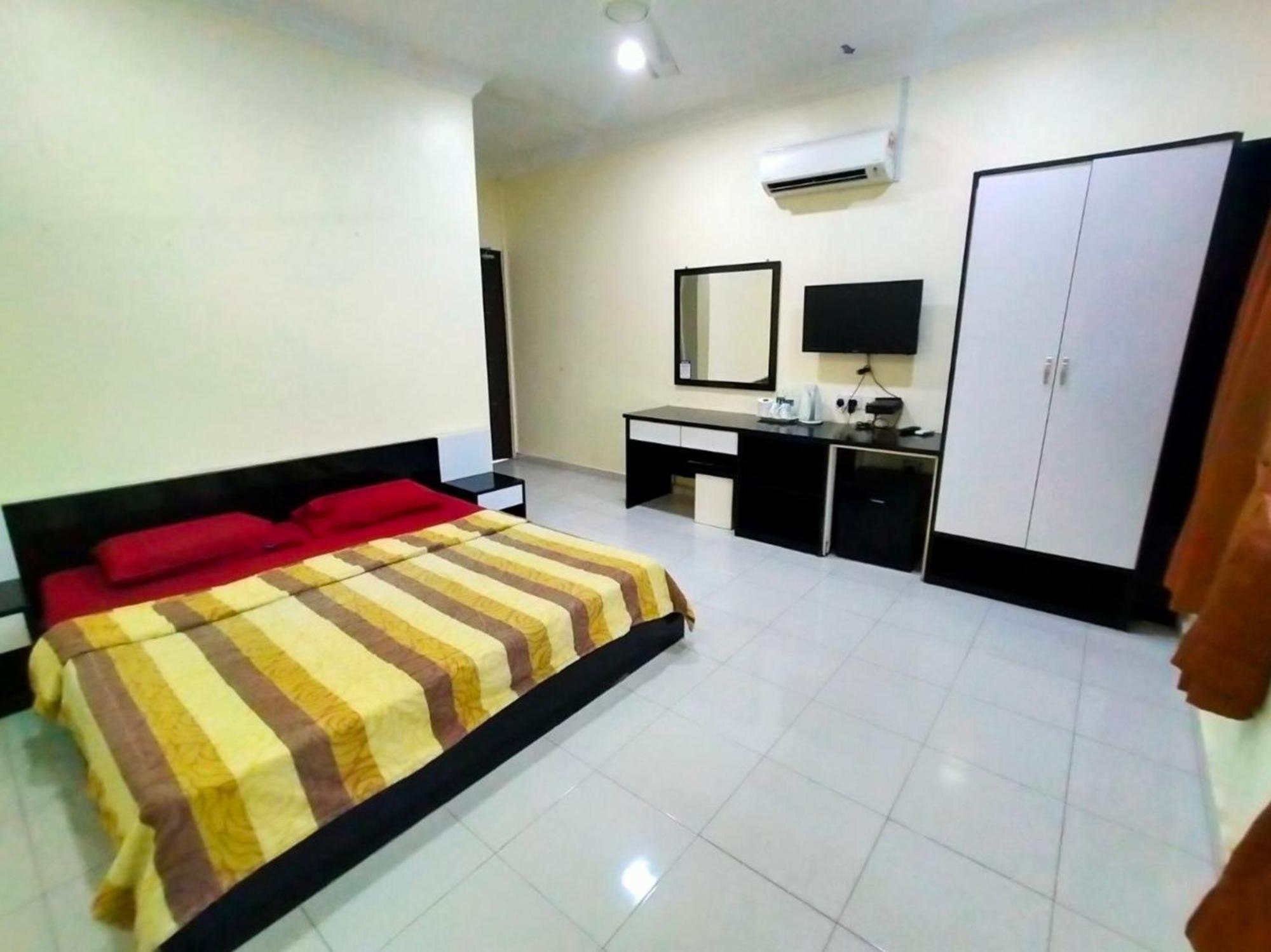 Capital O 91118 Chalet Seri Idaman Bayan Lepas Exterior foto